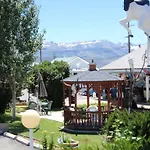 Redwood Motel